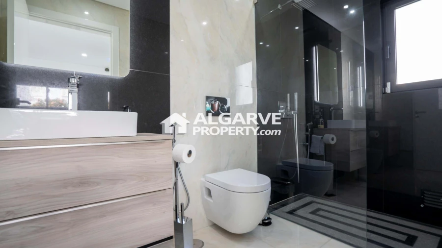 Moradia T4 para Venda em Olhão Foto 20