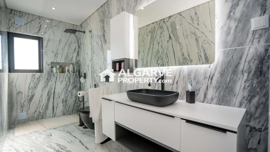 Moradia T4 para Venda em Olhão Foto 18