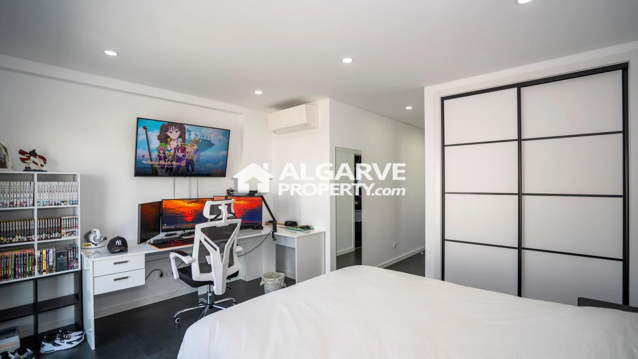 Moradia T4 para Venda em Olhão Foto 26