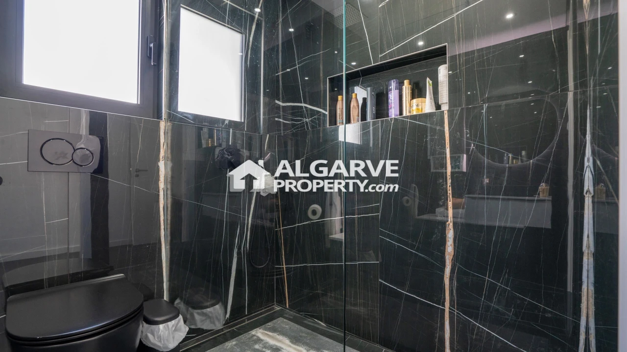 Moradia T4 para Venda em Olhão Foto 19