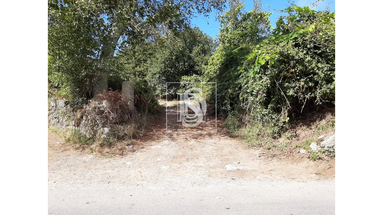 Terreno para Venda em Anissó e Soutelo Foto 2