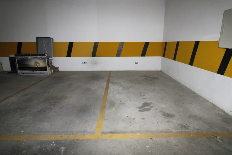 Garagem para Arrendamento em Lagos (São Sebastião e Santa Maria) Foto 6