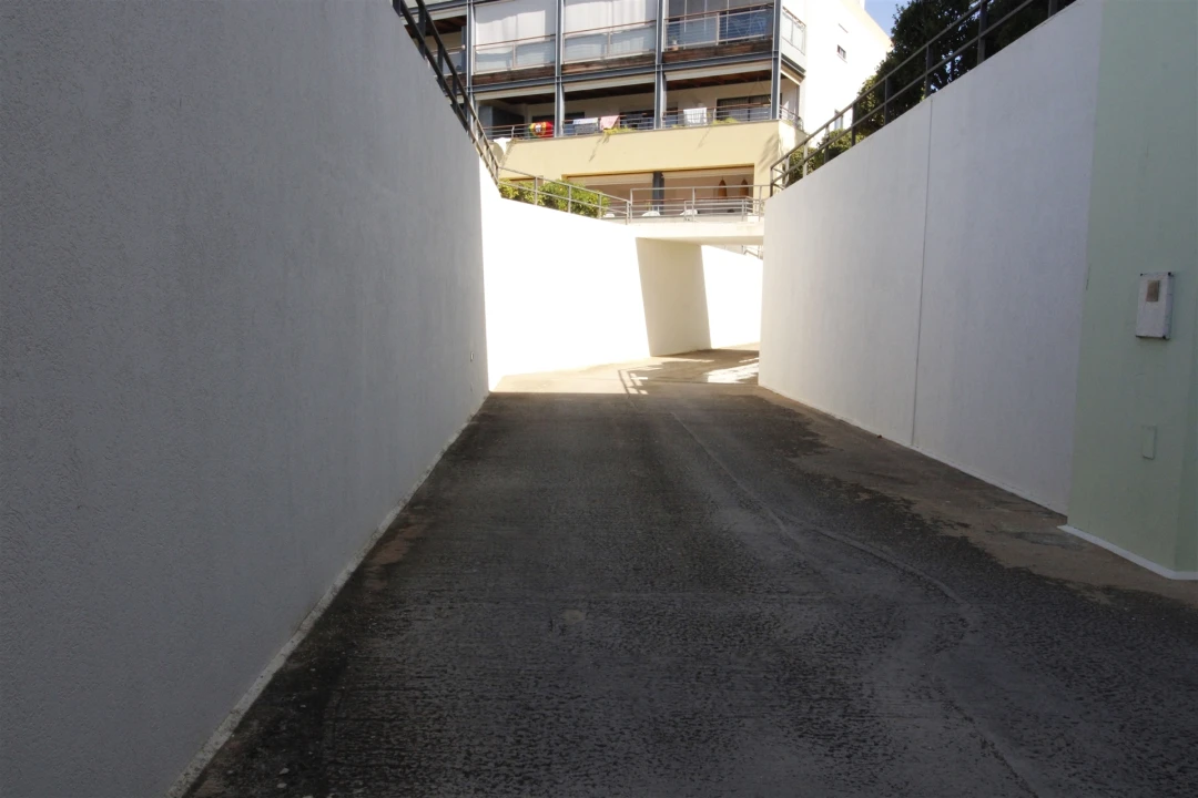 Garagem para Arrendamento em Lagos (São Sebastião e Santa Maria) Foto 2