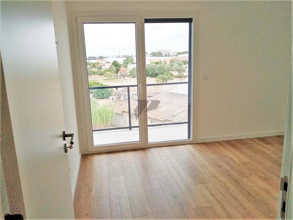 Apartamento T2 para Venda em Seixal Foto 19