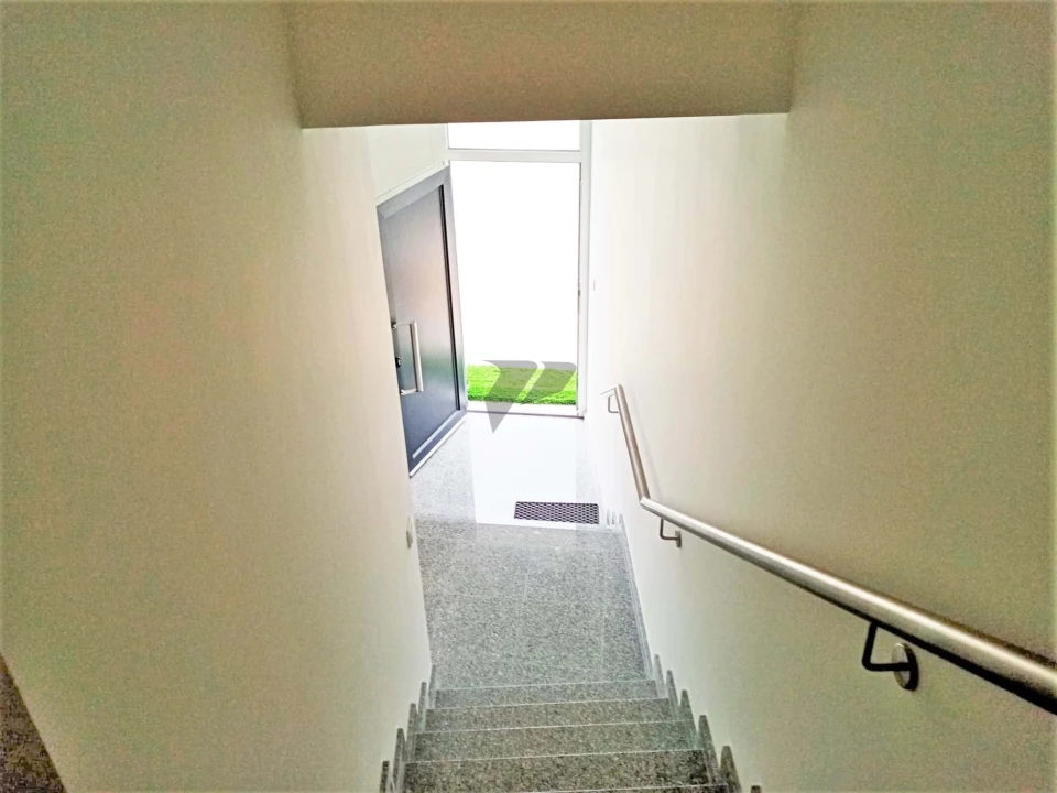Apartamento T2 para Venda em Seixal Foto 24