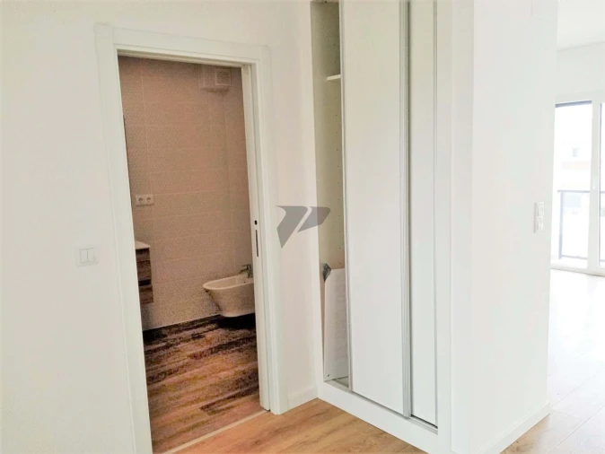 Apartamento T2 para Venda em Seixal Foto 4