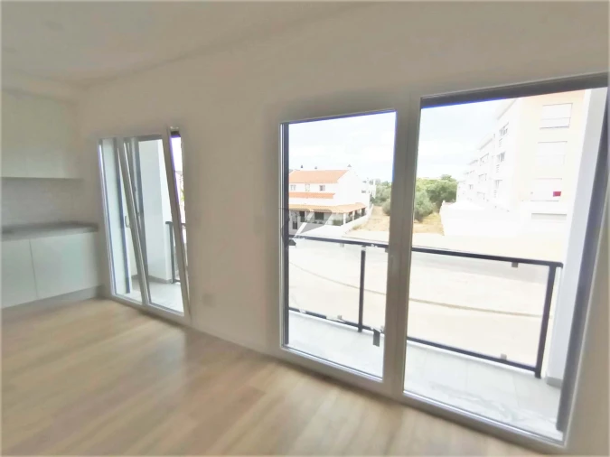 Apartamento T2 para Venda em Seixal Foto 8