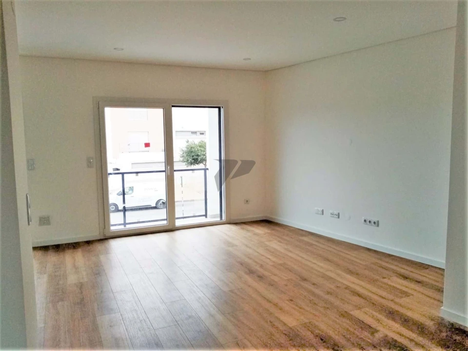 Apartamento T2 para Venda em Seixal Foto 16