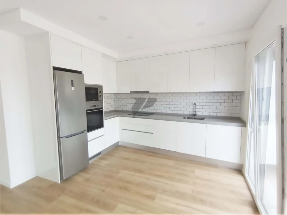 Apartamento T2 para Venda em Seixal Foto 9
