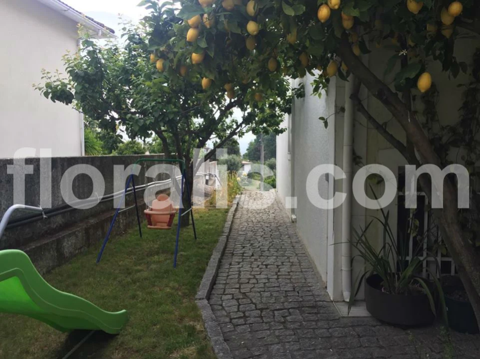 Moradia T5 para Venda em Viseu Foto 2
