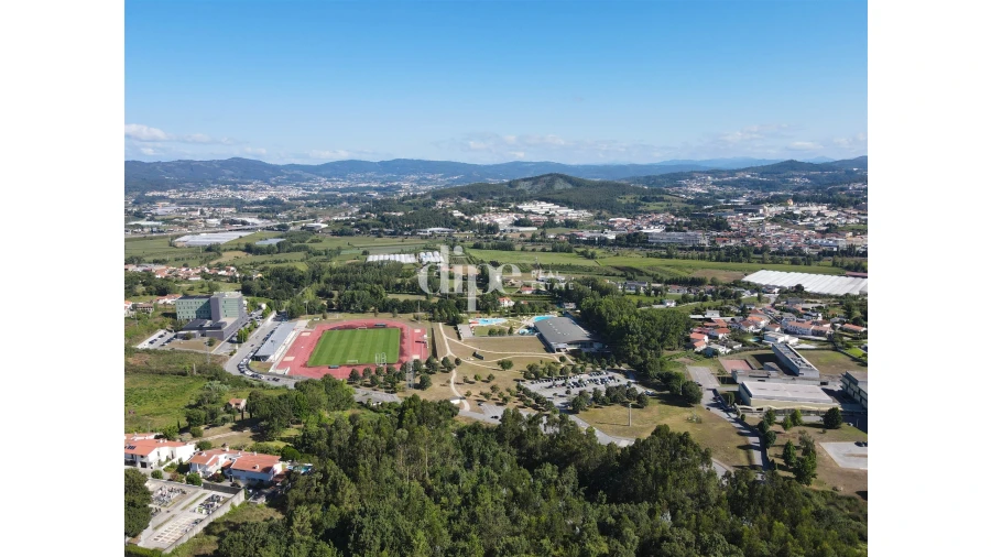 Terreno para Venda em Candoso Santiago e Mascotelos