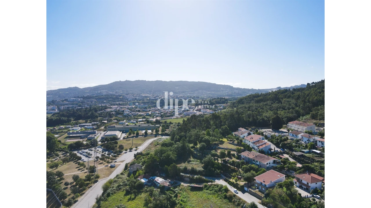 Terreno para Venda em Candoso Santiago e Mascotelos Foto 3