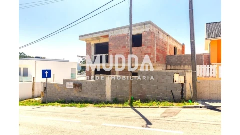 Moradia T4 para Venda em Lobão, Gião, Louredo e Guisande