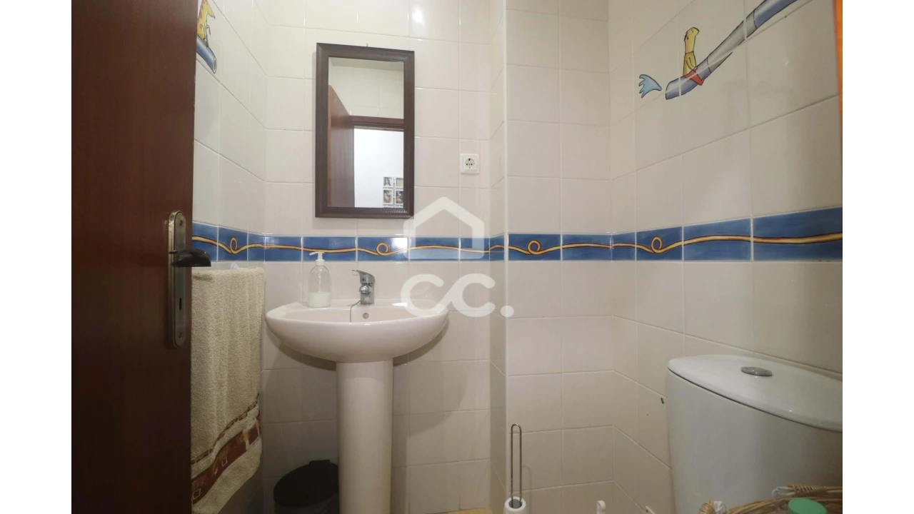 Apartamento T2 para Venda em Fajã de Baixo Foto 4
