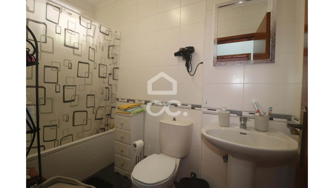 Apartamento T2 para Venda em Fajã de Baixo Foto 8