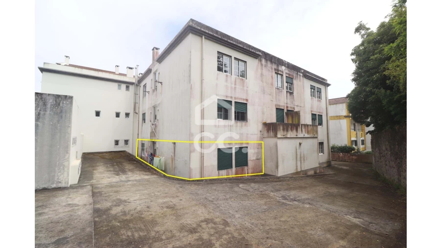 Apartamento T2 para Venda em Fajã de Baixo Foto 15