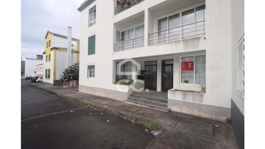 Apartamento T2 para Venda em Fajã de Baixo Foto 2