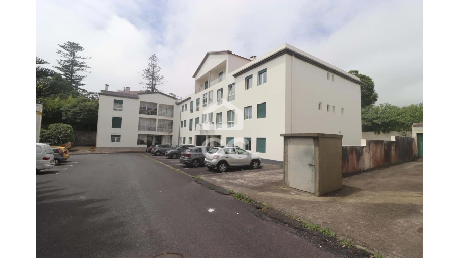 Apartamento T2 para Venda em Fajã de Baixo Foto 14