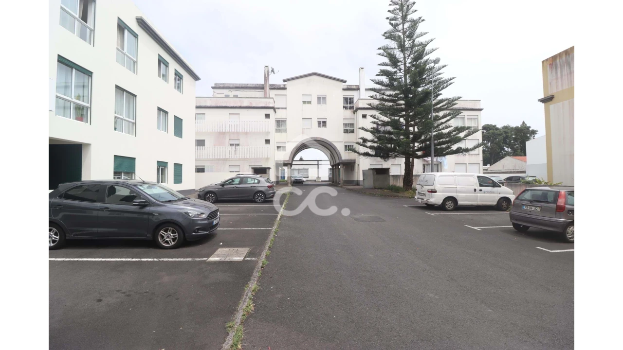 Apartamento T2 para Venda em Fajã de Baixo Foto 13