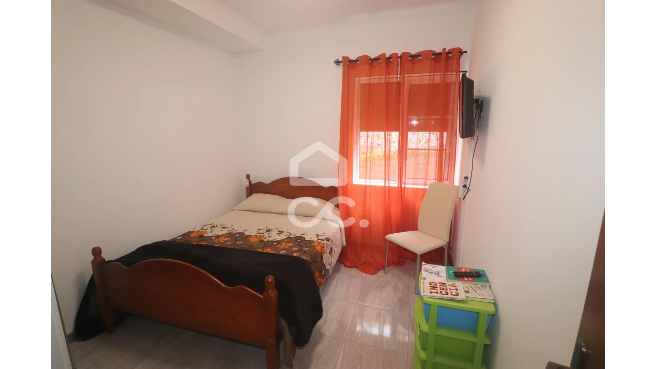 Apartamento T2 para Venda em Fajã de Baixo Foto 7