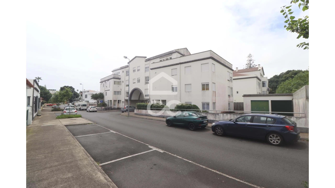 Apartamento T2 para Venda em Fajã de Baixo Foto 12