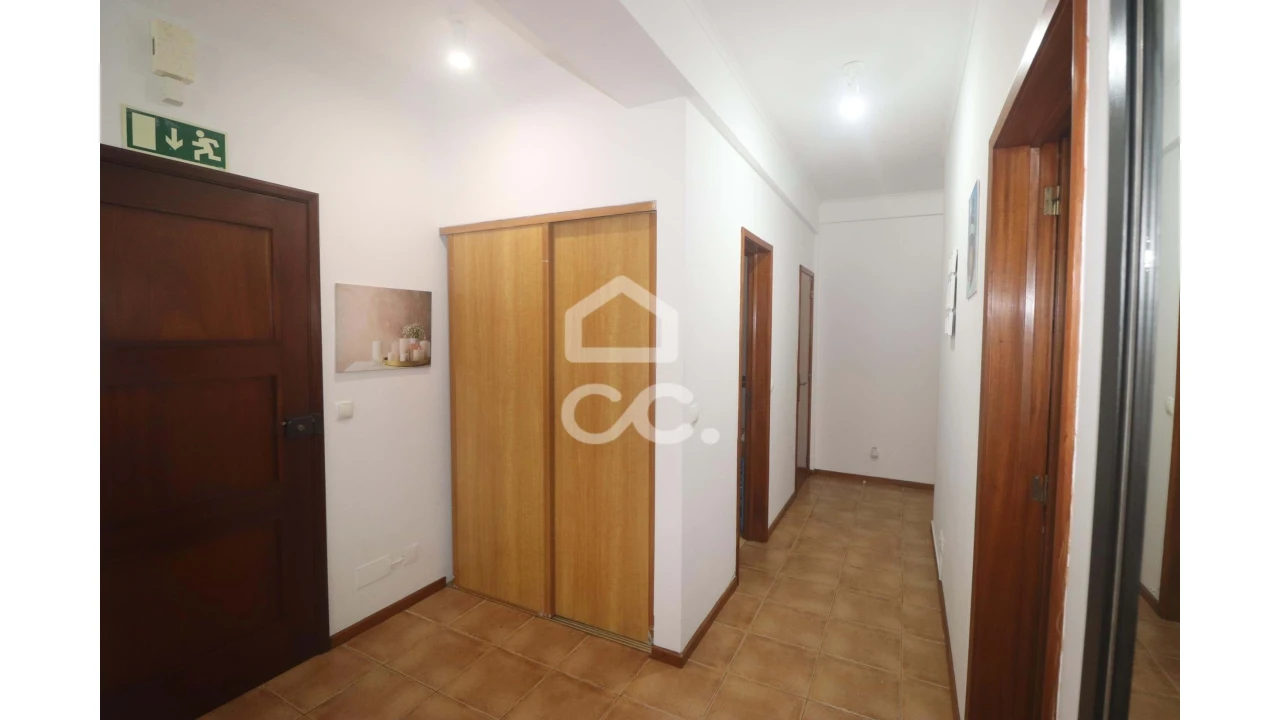 Apartamento T2 para Venda em Fajã de Baixo Foto 5