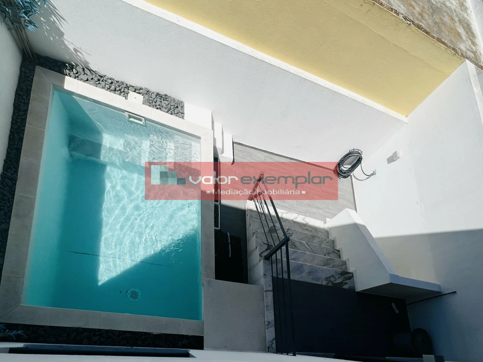 Moradia T4 para Venda em Atalaia e Alto Estanqueiro-Jardia Foto 9