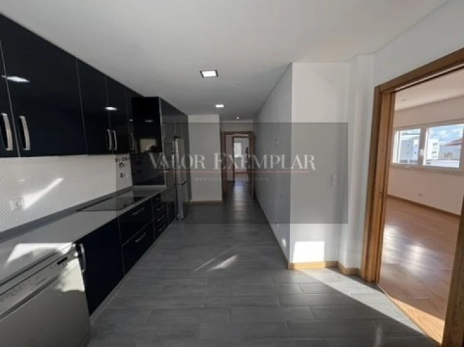 Moradia T4 para Venda em Atalaia e Alto Estanqueiro-Jardia Foto 18