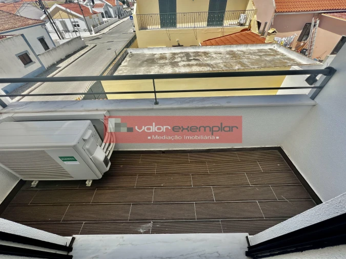 Moradia T4 para Venda em Atalaia e Alto Estanqueiro-Jardia Foto 8