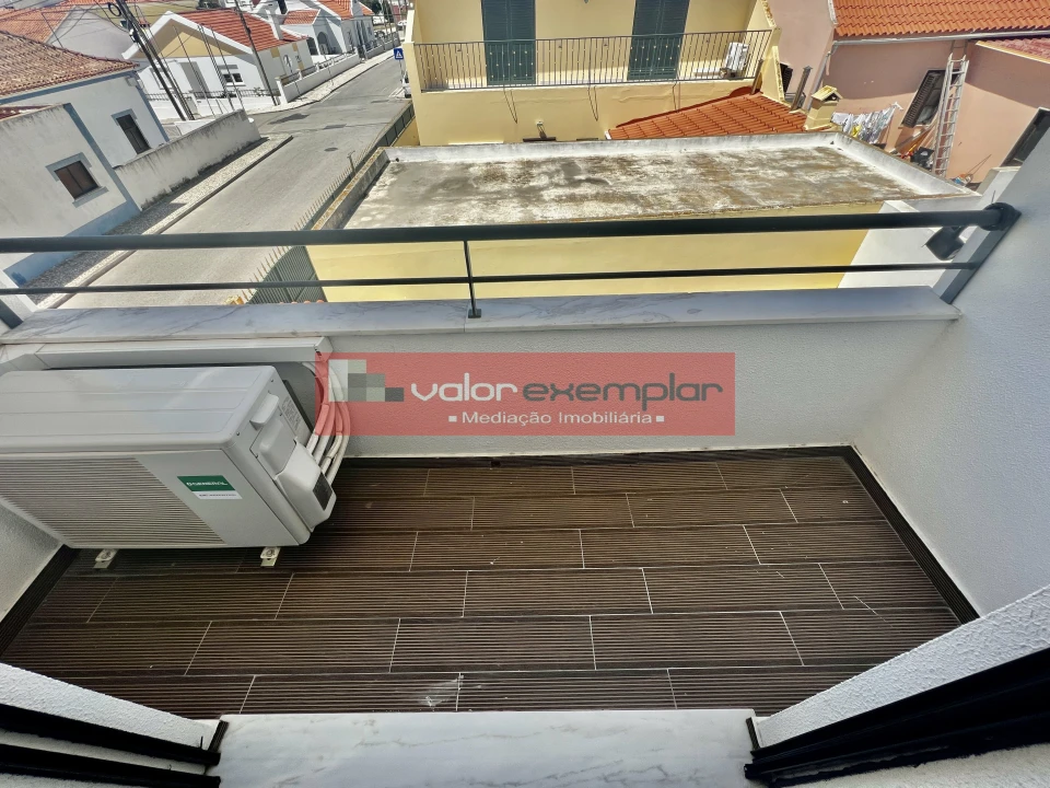 Moradia T4 para Venda em Atalaia e Alto Estanqueiro-Jardia Foto 8