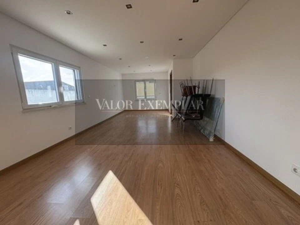 Moradia T4 para Venda em Atalaia e Alto Estanqueiro-Jardia Foto 12