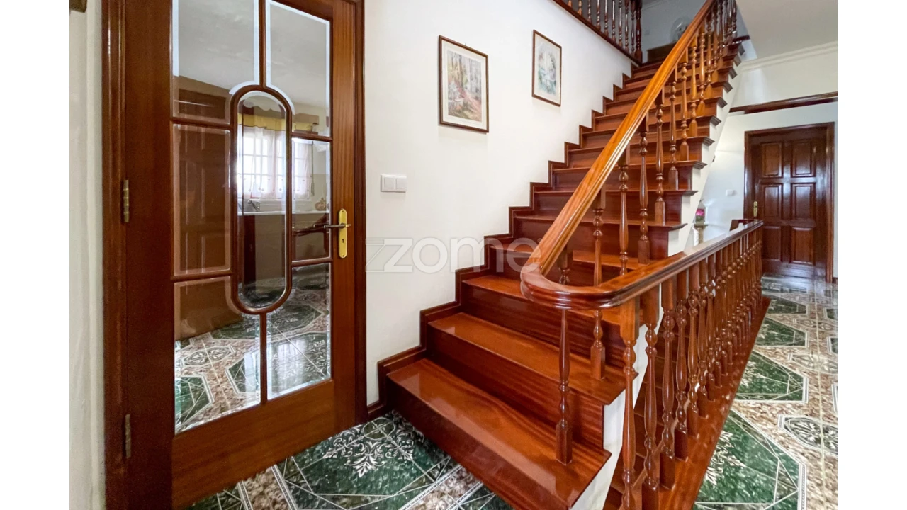 Moradia T3 para Venda em Lagoa (Santa Cruz) Foto 18