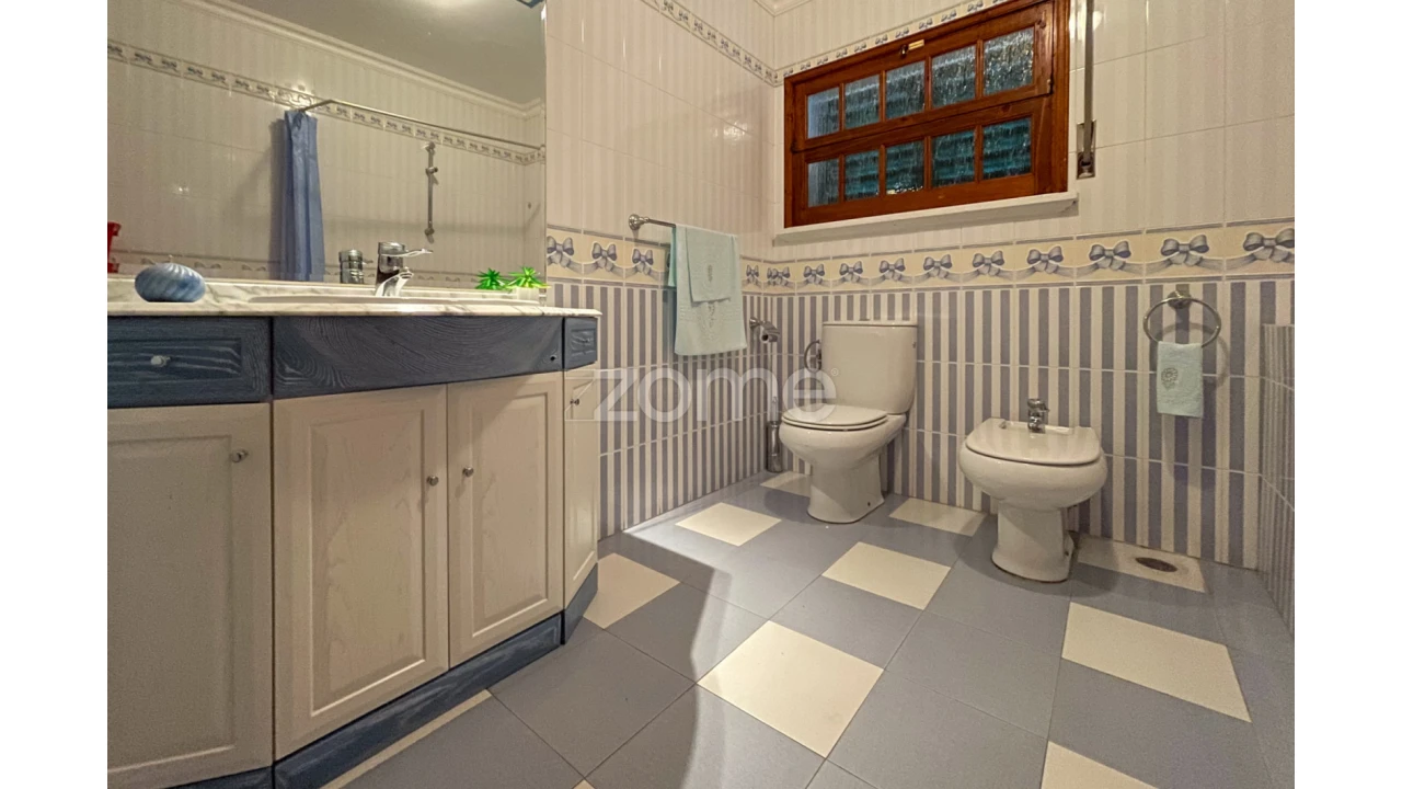 Moradia T3 para Venda em Lagoa (Santa Cruz) Foto 22