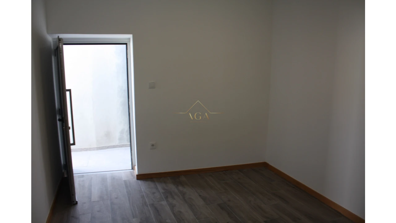 Prédio para Venda em Oliveira do Douro Foto 3