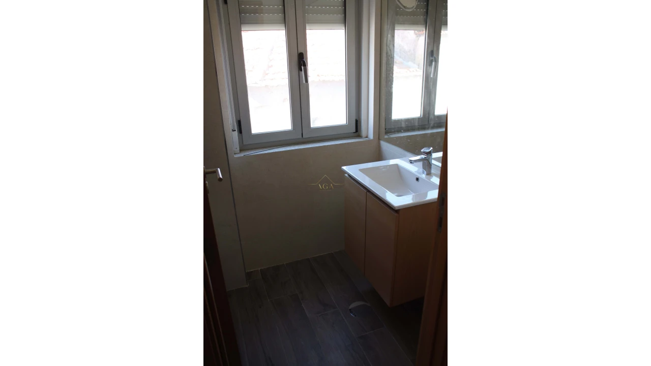 Prédio para Venda em Oliveira do Douro Foto 11