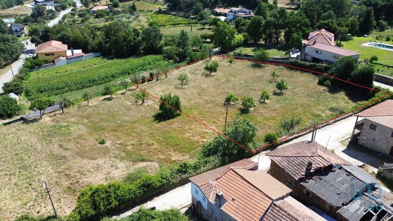 Terreno para Venda em Vilar de Nantes Foto 5