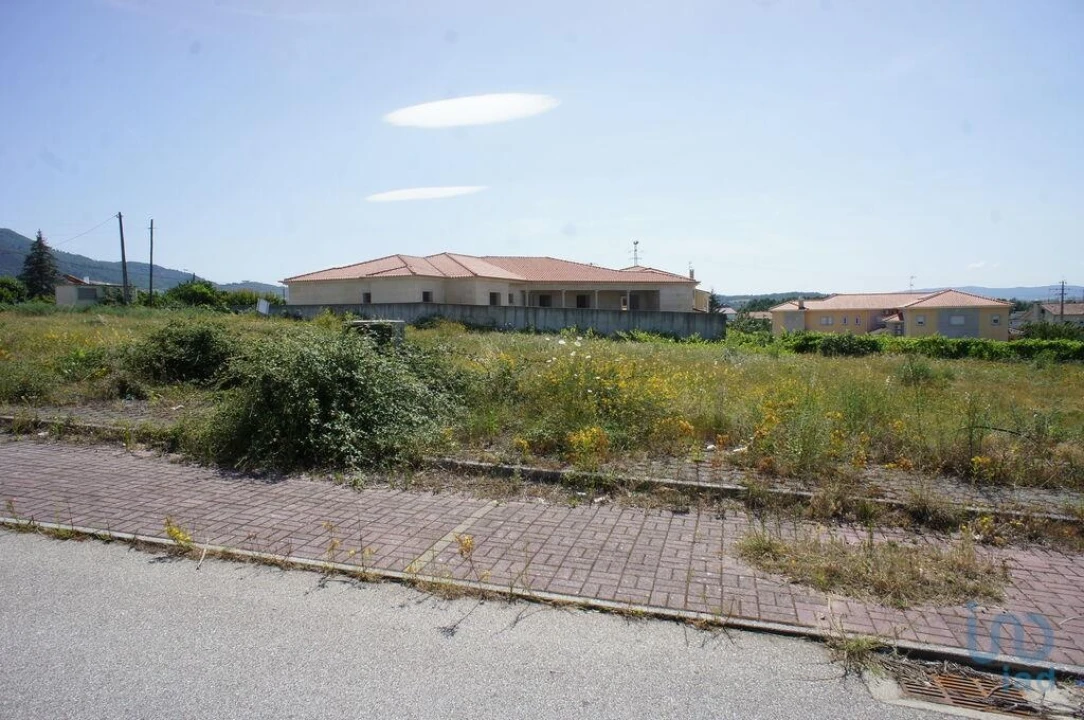 Terreno para Venda em Vilar de Nantes Foto 4