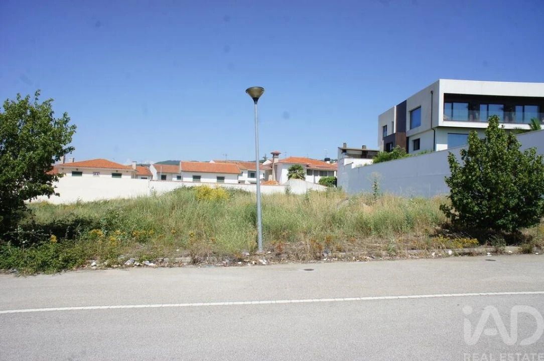 Terreno para Venda em Vilar de Nantes Foto 5