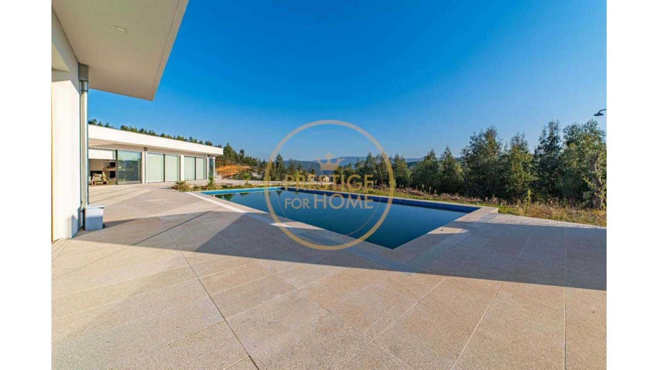 Moradia T4 para Venda em Arouca e Burgo Foto 2