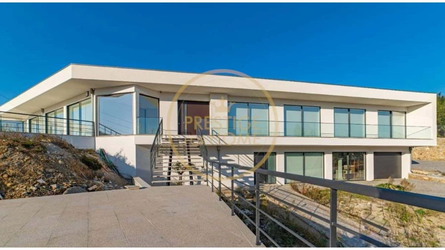 Moradia T4 para Venda em Arouca e Burgo Foto 1