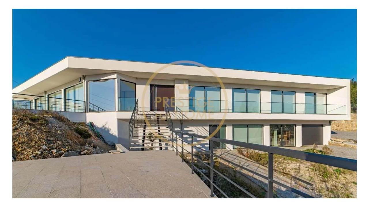 Moradia T4 para Venda em Arouca e Burgo Foto 1