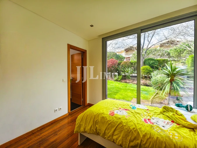 Moradia T4 para Venda em Queluz e Belas Foto 42