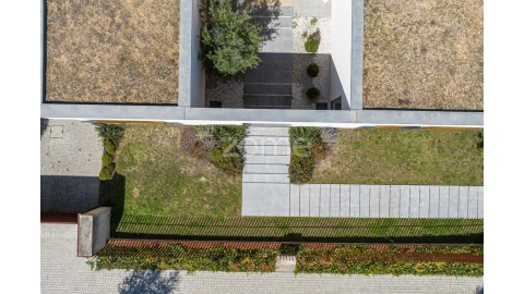 Moradia T4 para Venda em Santa Marinha e São Pedro da Afurada