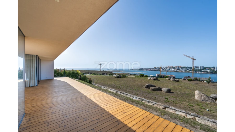 Moradia T4 para Venda em Santa Marinha e São Pedro da Afurada Foto 21