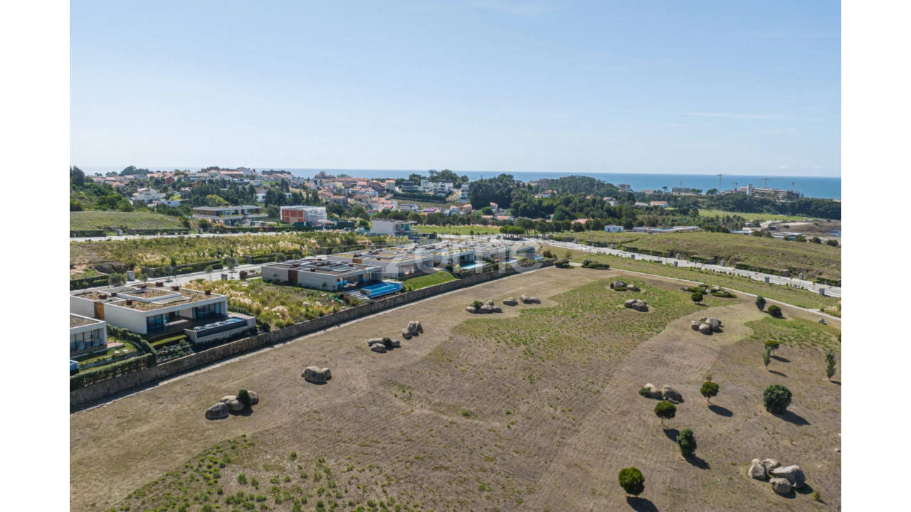Moradia T4 para Venda em Santa Marinha e São Pedro da Afurada Foto 57