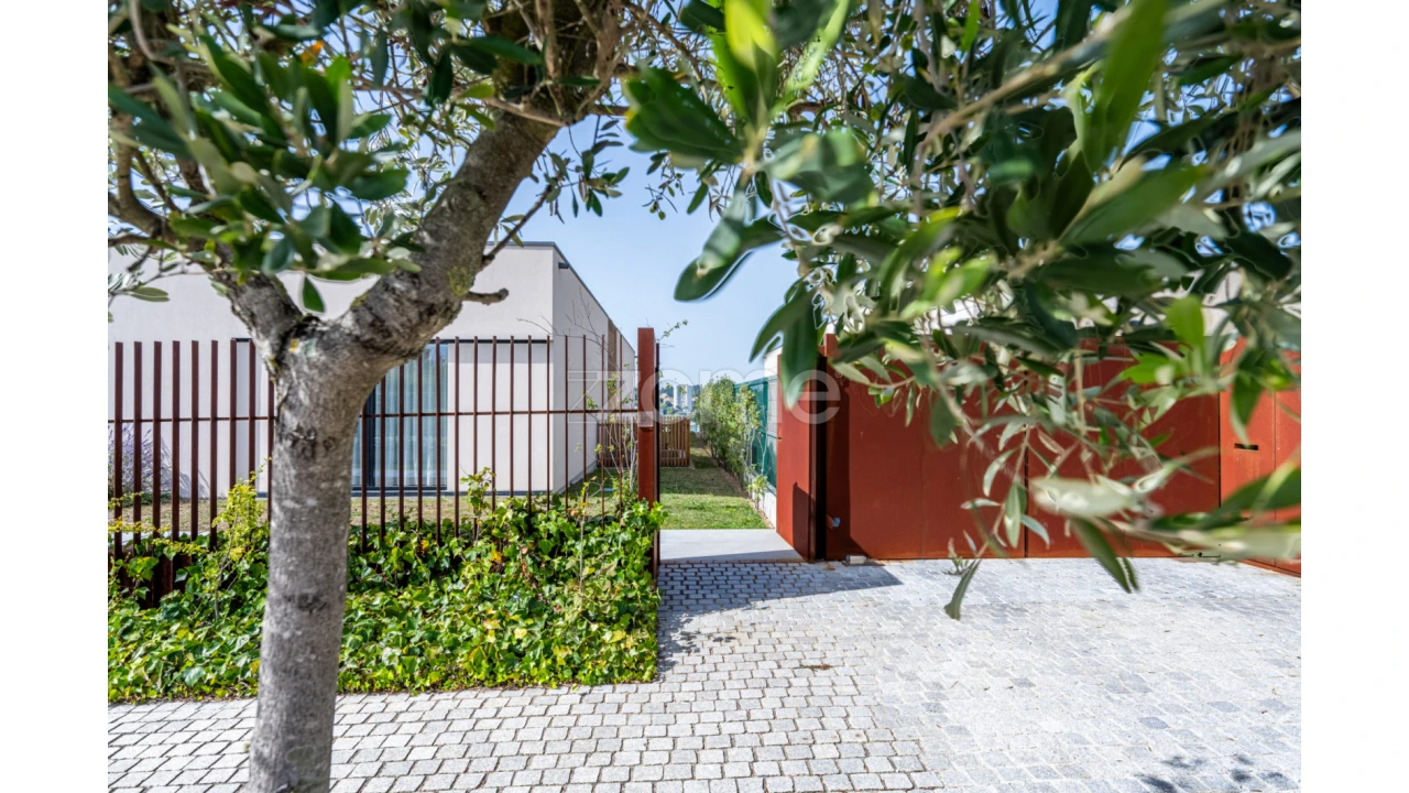 Moradia T4 para Venda em Santa Marinha e São Pedro da Afurada Foto 5