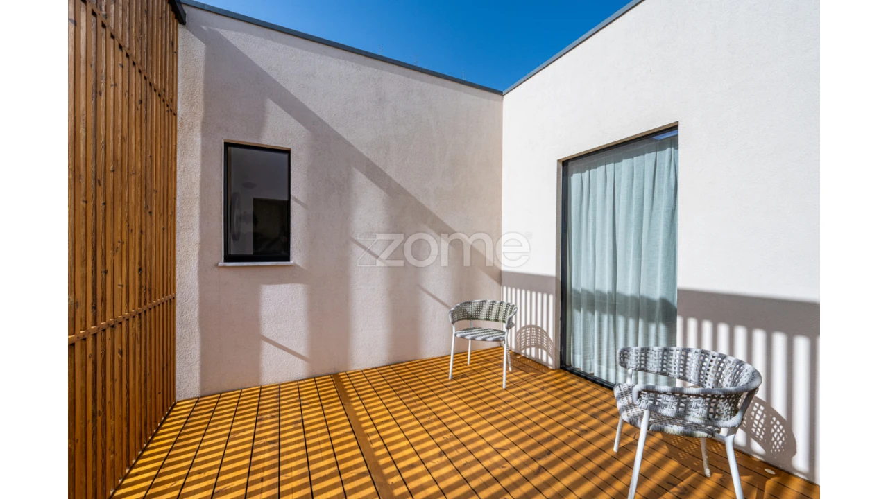 Moradia T4 para Venda em Santa Marinha e São Pedro da Afurada Foto 40