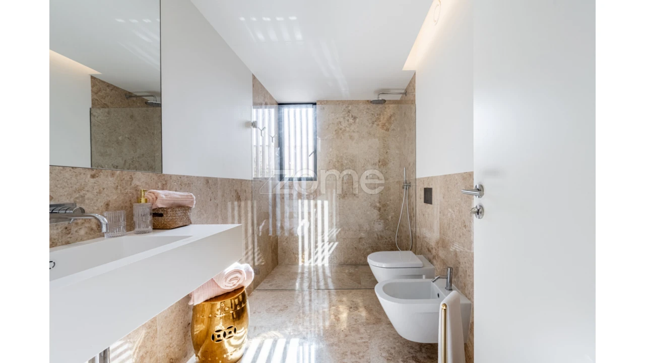 Moradia T4 para Venda em Santa Marinha e São Pedro da Afurada Foto 46