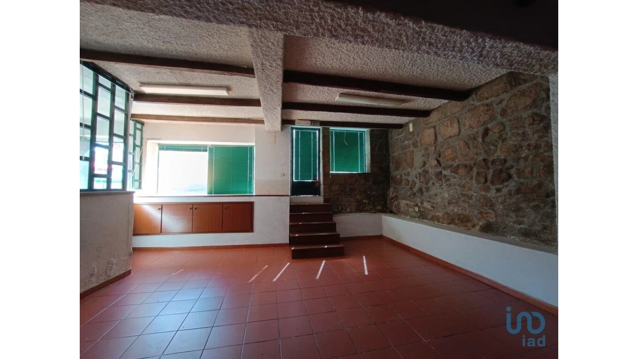 Prédio para Venda em Gouveia (São Pedro e São Julião) Foto 11