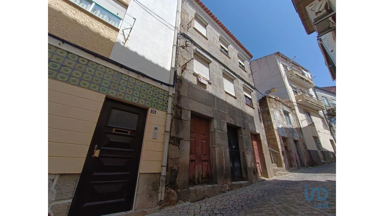 Prédio para Venda em Gouveia (São Pedro e São Julião) Foto 9